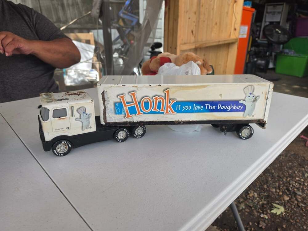 Nylint 1999 Pillsbury Doughboy Semi Truck Toy